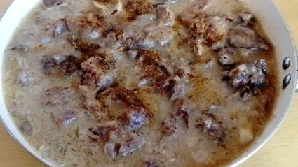 куриная печень в сметанном соусе