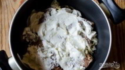 печень говяжья в сметане