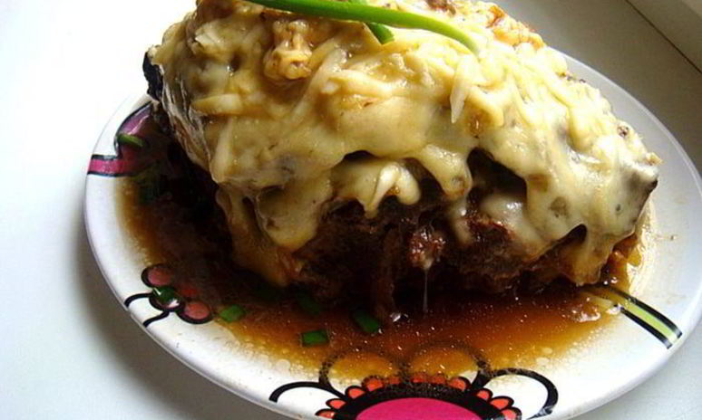 Рецепт печени говяжья, запеченная под сырной шапкой
