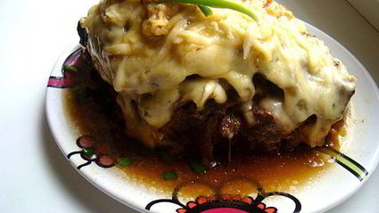 печень говяжья, запеченная под сырной шапкой