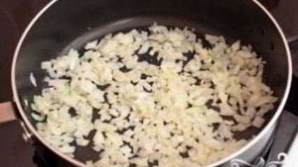 печень по-строгановски с грибами