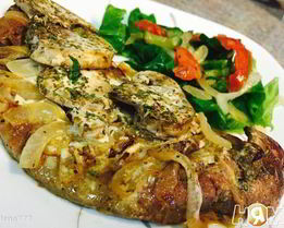 Печень с грибами под сливочным соусом