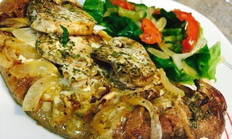 Рецепт печени с грибами под сливочным соусом