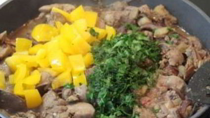 печень с овощами