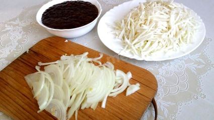 печень тушеная с капустой