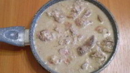 печень, тушеная в сметане