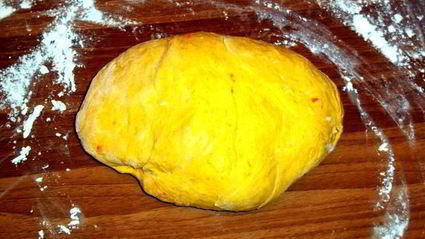 морковно-шафрановое пельменное тесто