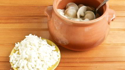 пельмени в горшочках с грибами