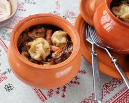 Пельмени в горшочках с печенью