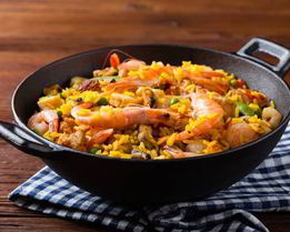 Паэлья с курицей и креветками