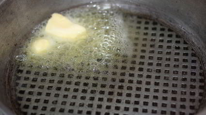 пилав с курицей, булгуром и изюмом