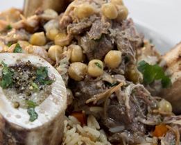 Пилав с тушенкой и вареным нутом