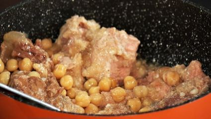 пилав с тушенкой и вареным нутом