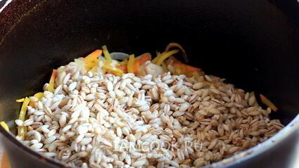 плов из перловки с курицей