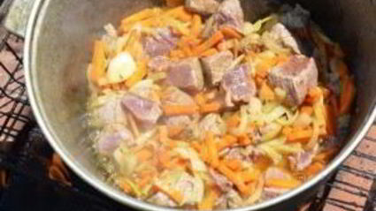 плов на костре со свининой