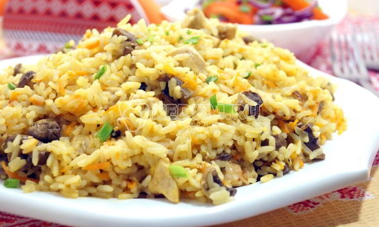 Рецепт плова с курицей и грибами