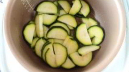 плов с курицей и кабачками