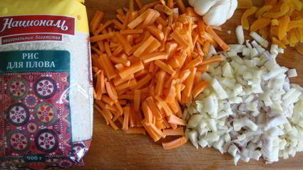 плов с курицей и курагой в духовке