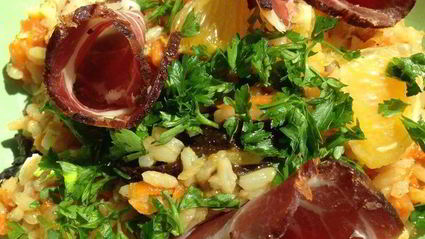 плов с сухофруктами, апельсинами и копченой корейкой