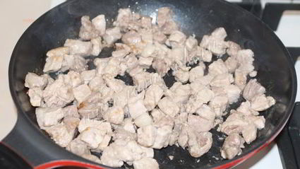 плов со свининой в горшочках