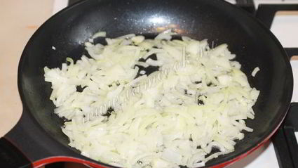 плов со свининой в горшочках