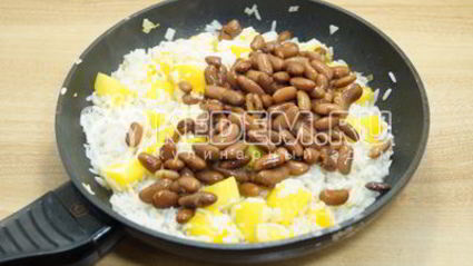 постный плов с тыквой и фасолью