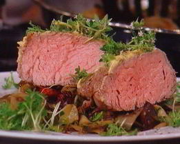 Филе телятины под апельсиново-горчичным соусом с грибным рагу