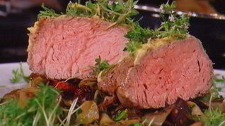 Филе телятины под апельсиново-горчичным соусом с грибным рагу