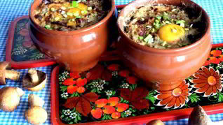 Грибное рагу в горшочках