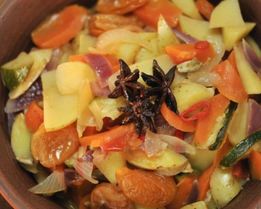 Картофельное рагу с курагой