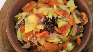 Картофельное рагу с курагой