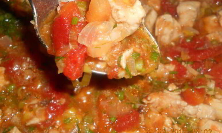 Рецепт куриного рагу с помидорами и луком