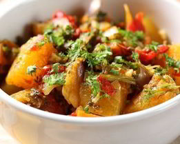 Нежное овощное рагу с куриной грудкой