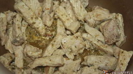 осеннее рагу с картофелем, свининой и кинзой в мультиварке