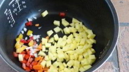 овощное рагу с фаршем в мультиварке