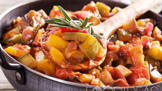 Овощное рагу с кабачками, баклажанами и мясом