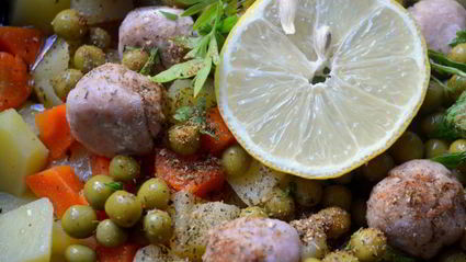 овощное рагу с куриными шариками