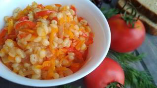 Овощное рагу с перловой крупой