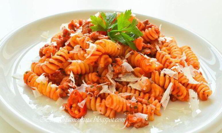 Рецепт пасты с экспресс-рагу из домашней колбаски