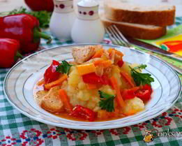 Рагу из индейки с овощами в казане