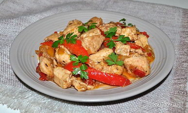 Рецепт рагу из куриного филе со сладким перцем