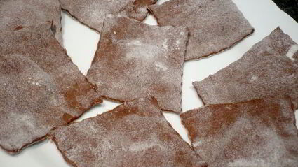 шоколадные равиоли с вишневым рагу