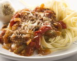 Тальятелле с утиным рагу, томатами и розмарином