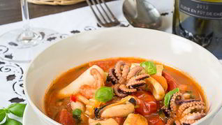 Томатное рагу из морепродуктов