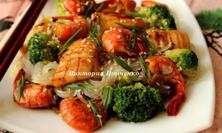Рецепт рисовой лапши с брокколи и морепродуктами
