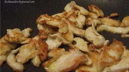 рисовая лапша с индюшиным филе и овощами