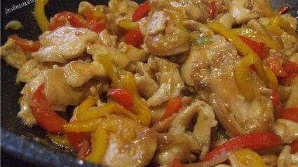 рисовая лапша с индюшиным филе и овощами