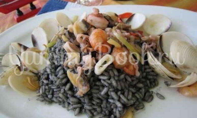 Рецепт ризотто черного с дарами моря
