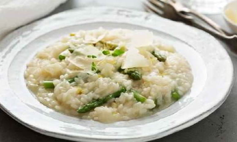 Рецепт ризотто со спаржей, пармезаном и голландским соусом