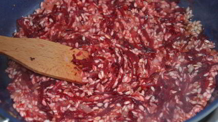 ризотто со свеклой и стейками